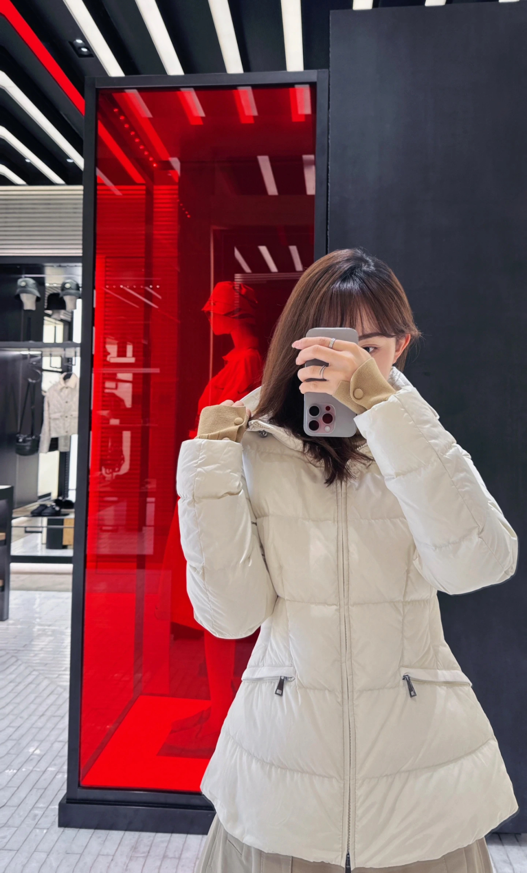 MONCLER Женский пуховик Avoce MONCLER Женский пуховик Avoce