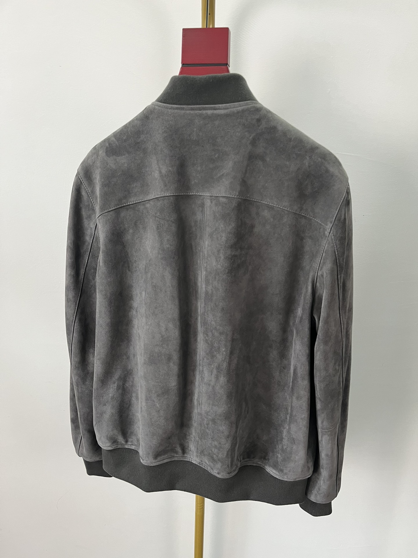 LORO PIANA Мужская куртка-бомбер из замши