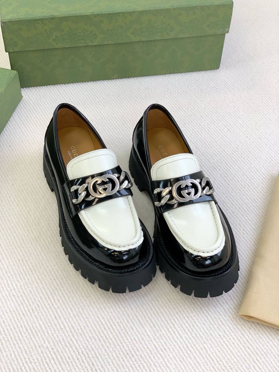 GUCCI Женские лоферы 23S GUCCI Женские лоферы 23S