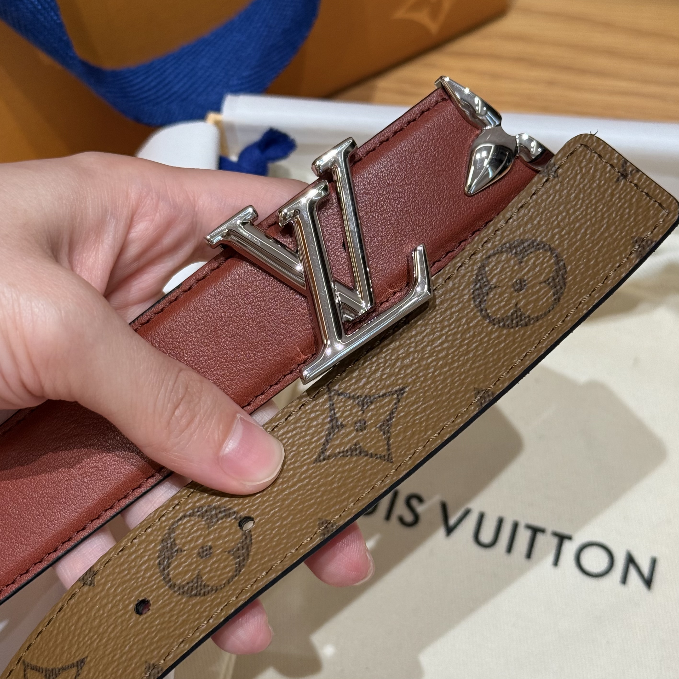 LOUIS VUITTON Женский ремень 