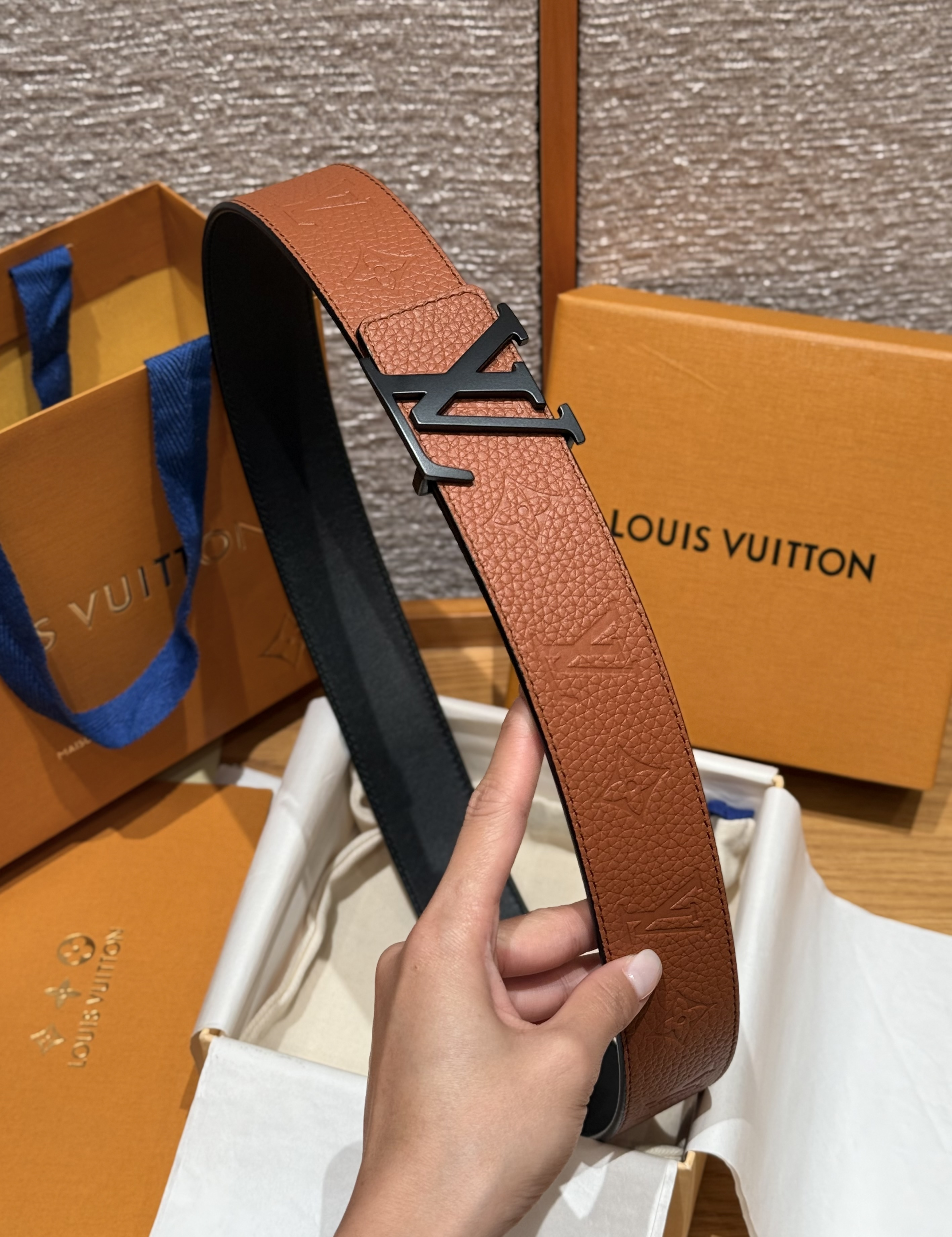 LOUIS VUITTON Мужской ремень 