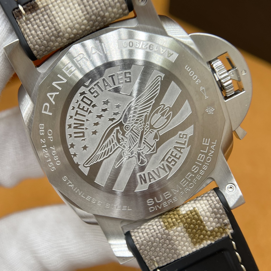 PANERAI Мужские часы Submersible Pam01518 44 мм PANERAI Мужские часы Submersible Pam01518 44 мм