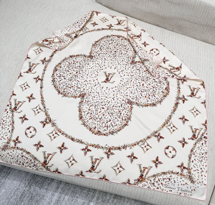 LOUIS VUITTON Женский Платок-каре Flower 90