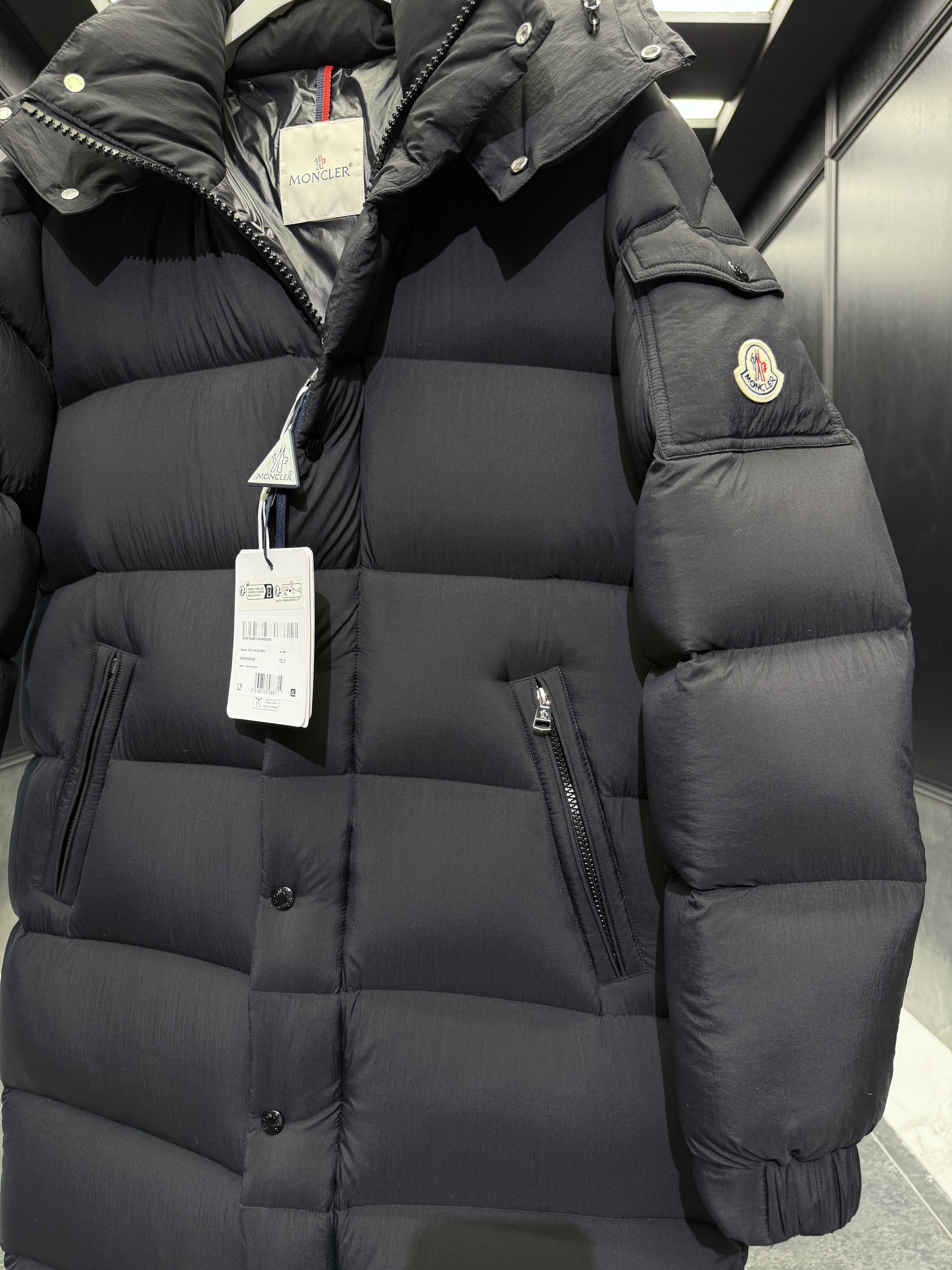MONCLER Мужской длинный пуховик Hanoverian MONCLER Мужской длинный пуховик Hanoverian