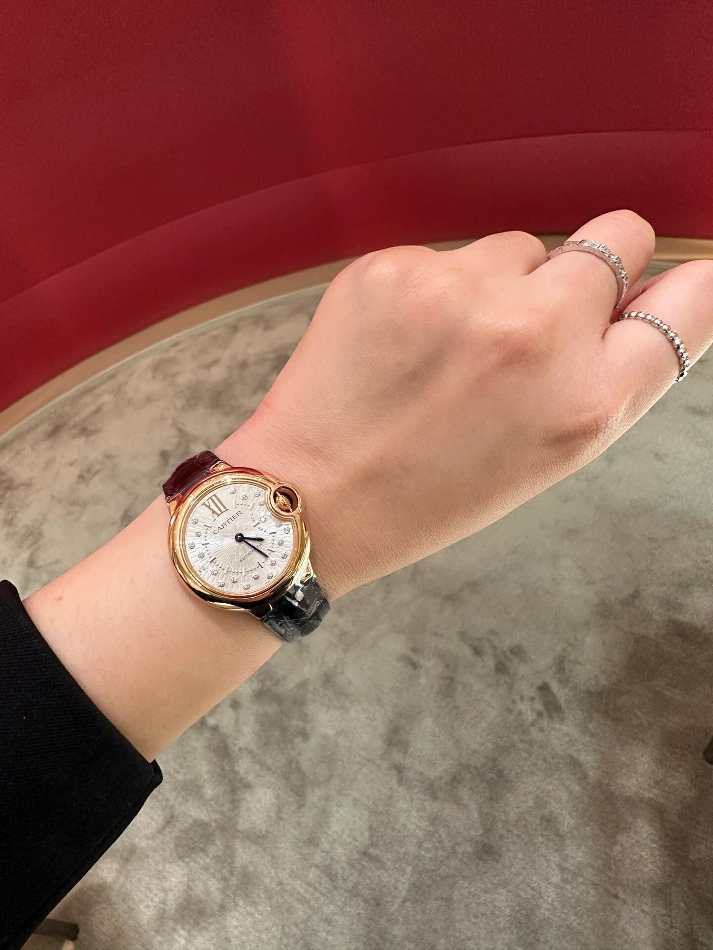 CARTIER Женские часы Cartier Ballon Bleu 33 WGBB0052 CARTIER Женские часы Cartier Ballon Bleu 33 WGBB0052