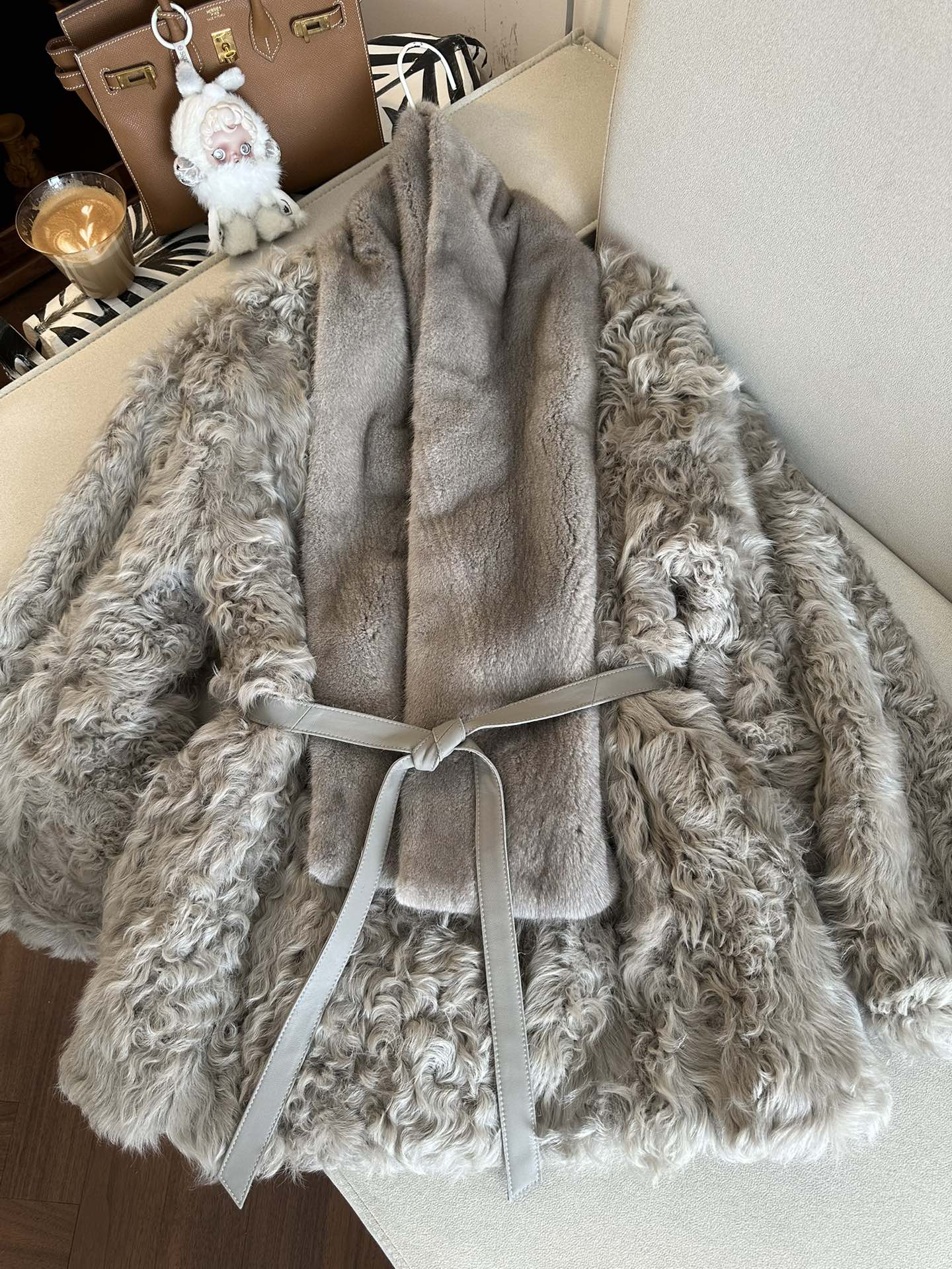 LORO PIANA Женская шуба из овчины LORO PIANA Женская шуба из овчины