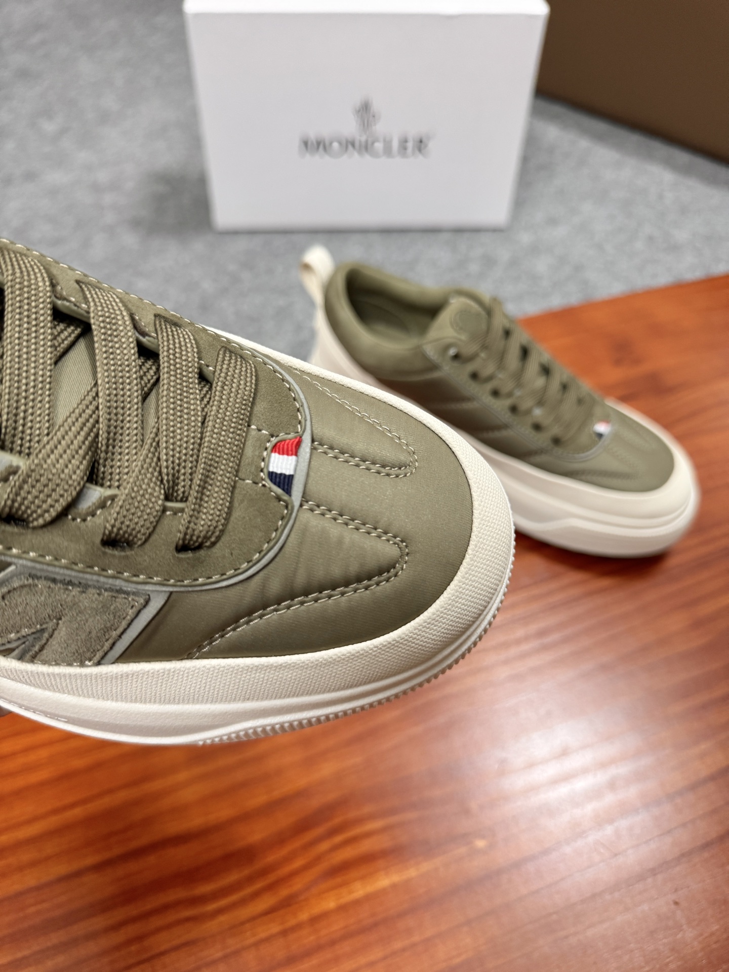 MONCLER Мужские кроссовки MONCLER Мужские кроссовки