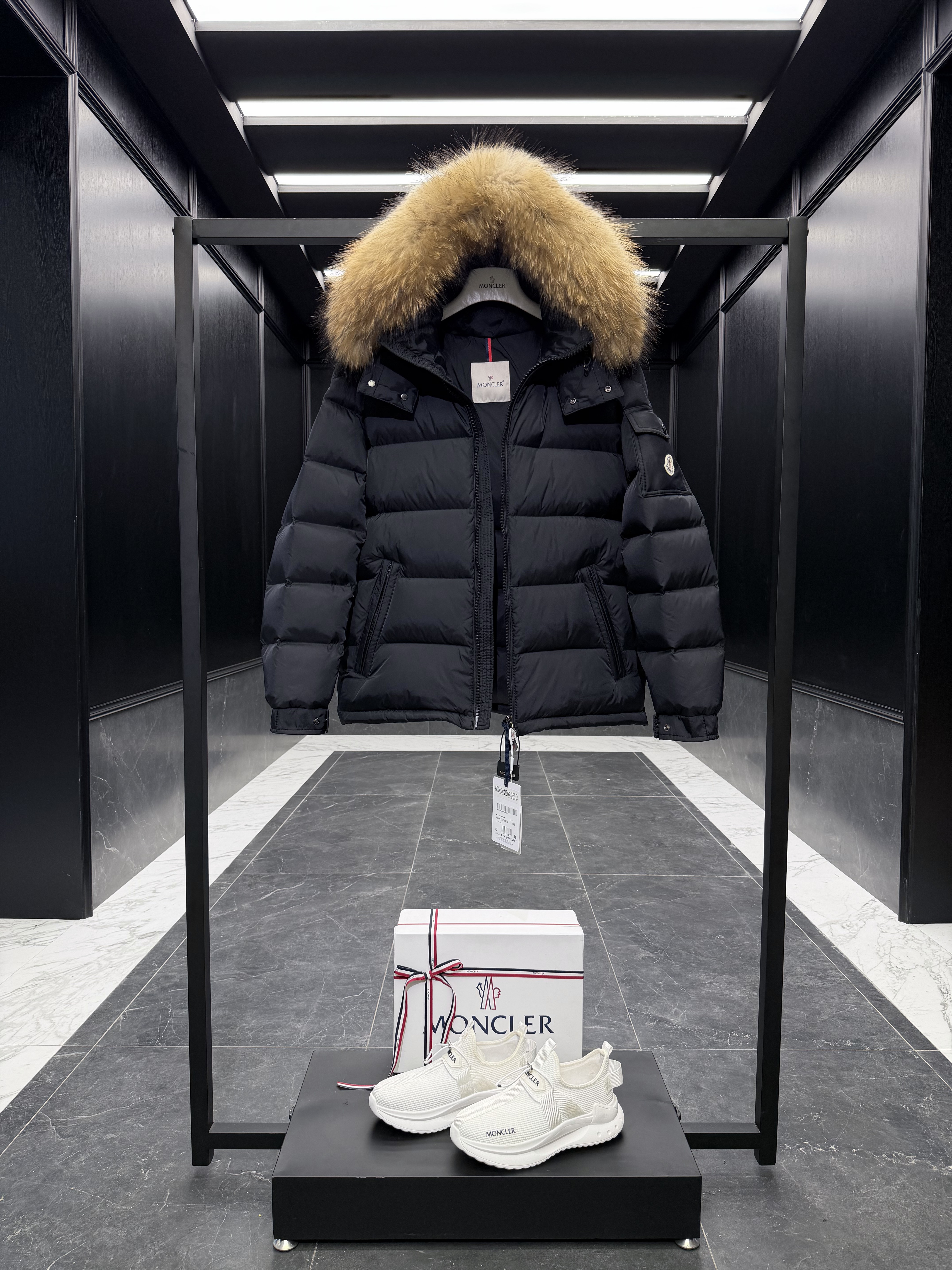MONCLER Мужской пуховик Maya MONCLER Мужской пуховик Maya