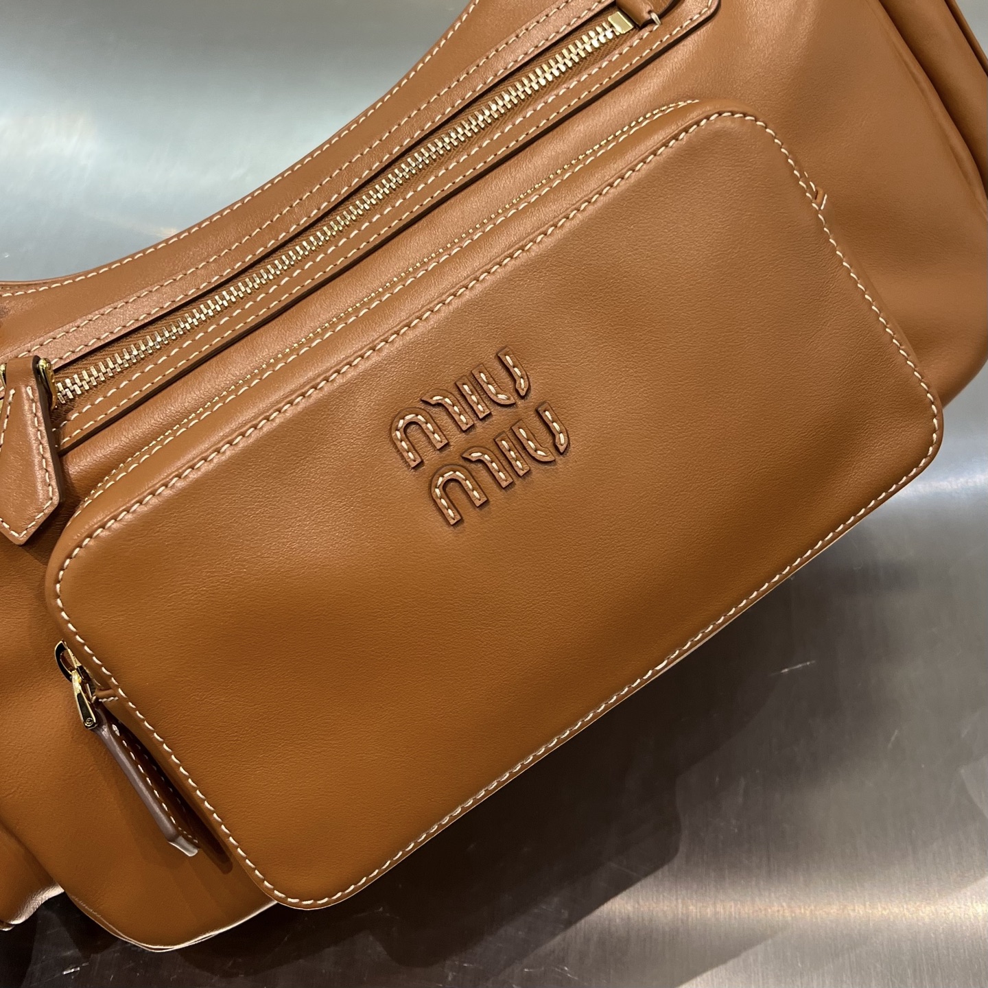 MIU MIU Женская сумка Nappa Leather Pocket MIU MIU Женская сумка Nappa Leather Pocket