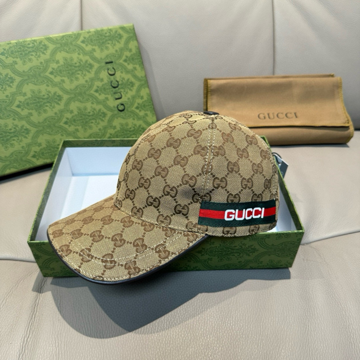 GUCCI Кепка GG