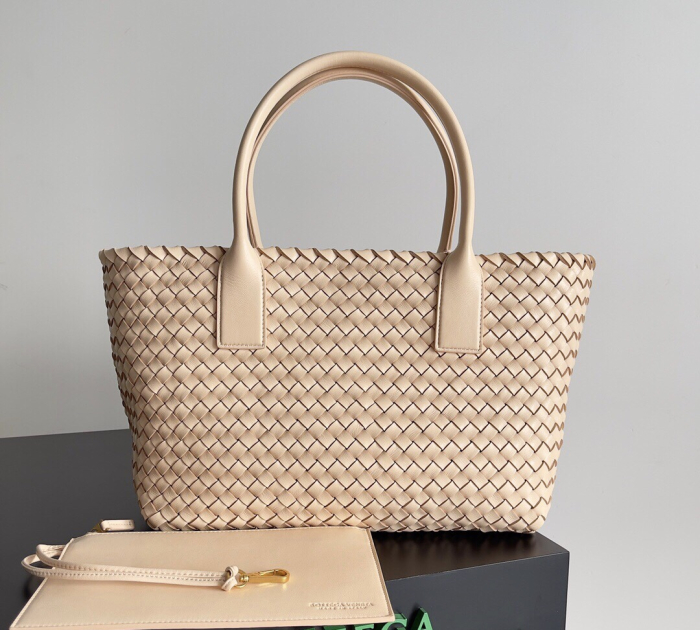 BOTTEGA VENETA Сумка Cabat