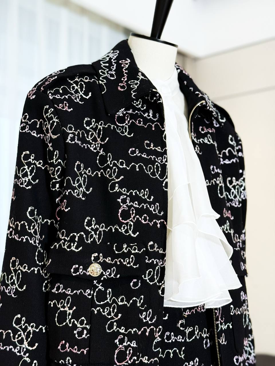 CHANEL Женская куртка CHANEL Женская куртка