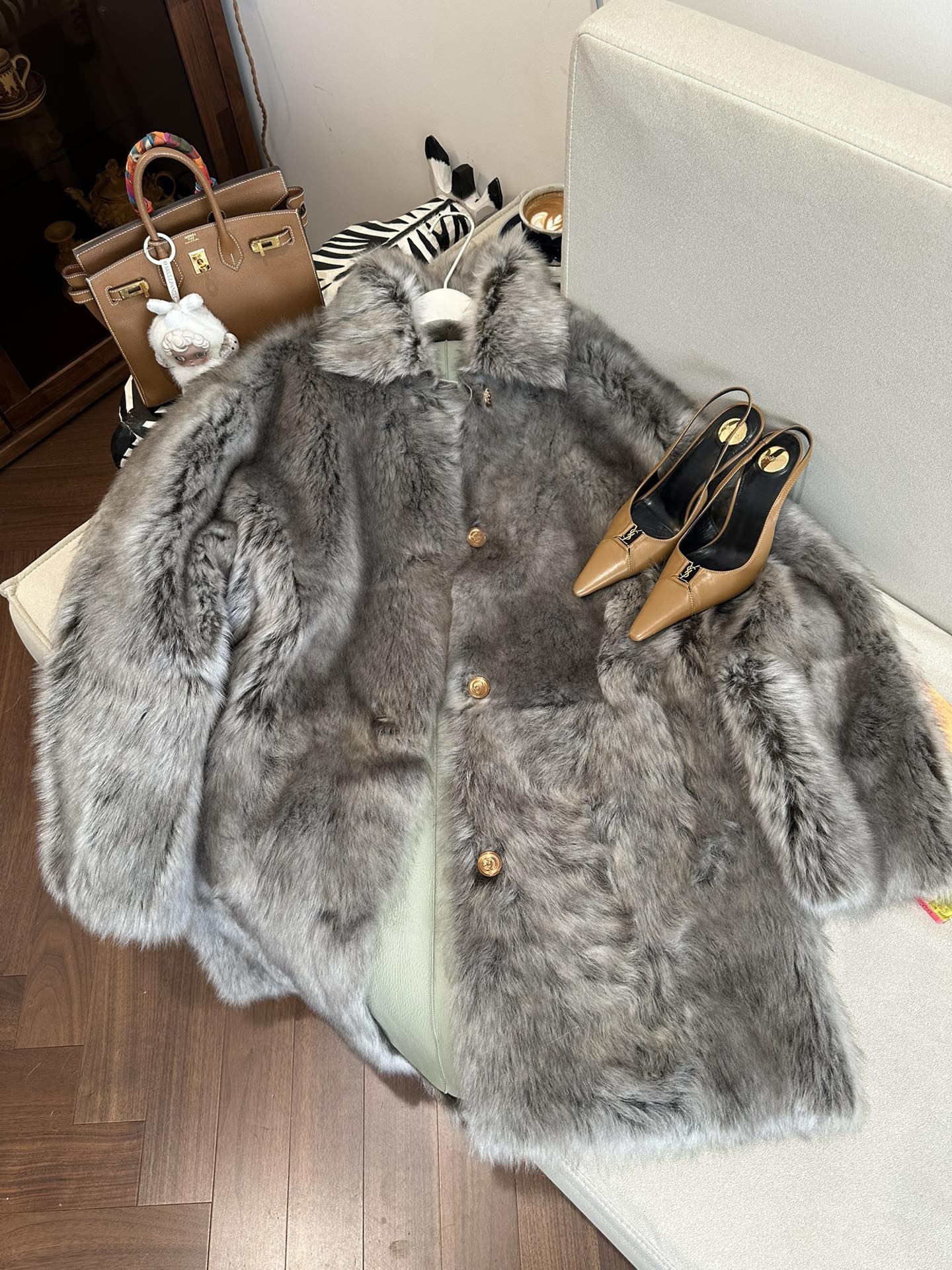 GUCCI Женская шуба из овчины GUCCI Женская шуба из овчины