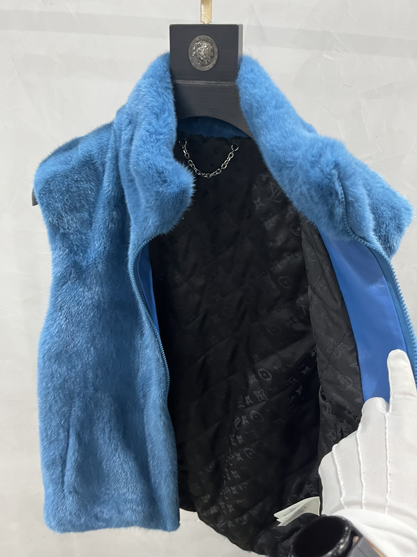 LOUIS VUITTON Мужской жилет из меха норки LOUIS VUITTON Мужской жилет из меха норки