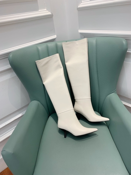 THE ROW Женские сапоги из кожи ягненка