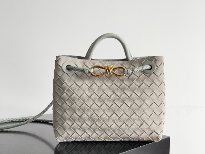 BOTTEGA VENETA Сумка Andiamo замш Small