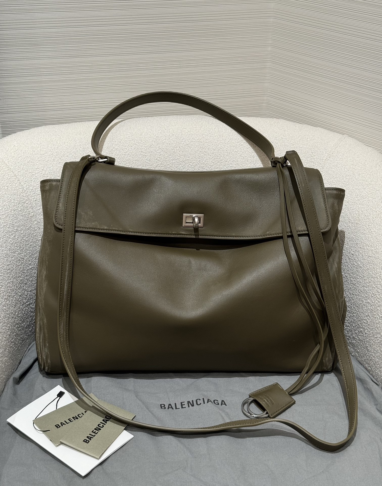 BALENCIAGA Женская сумка Rodeo хаки