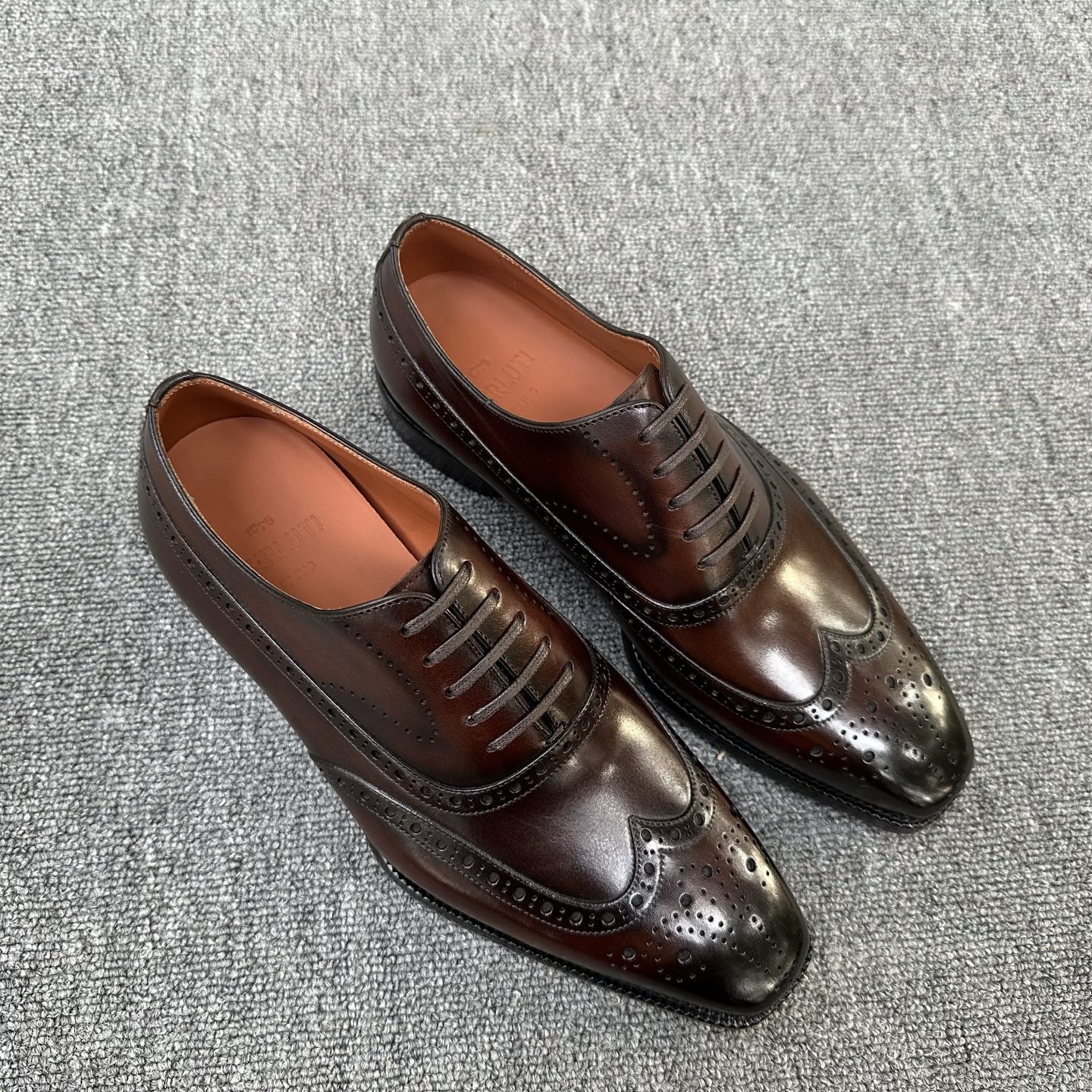 BERLUTI Мужские туфли из телячьей кожи 