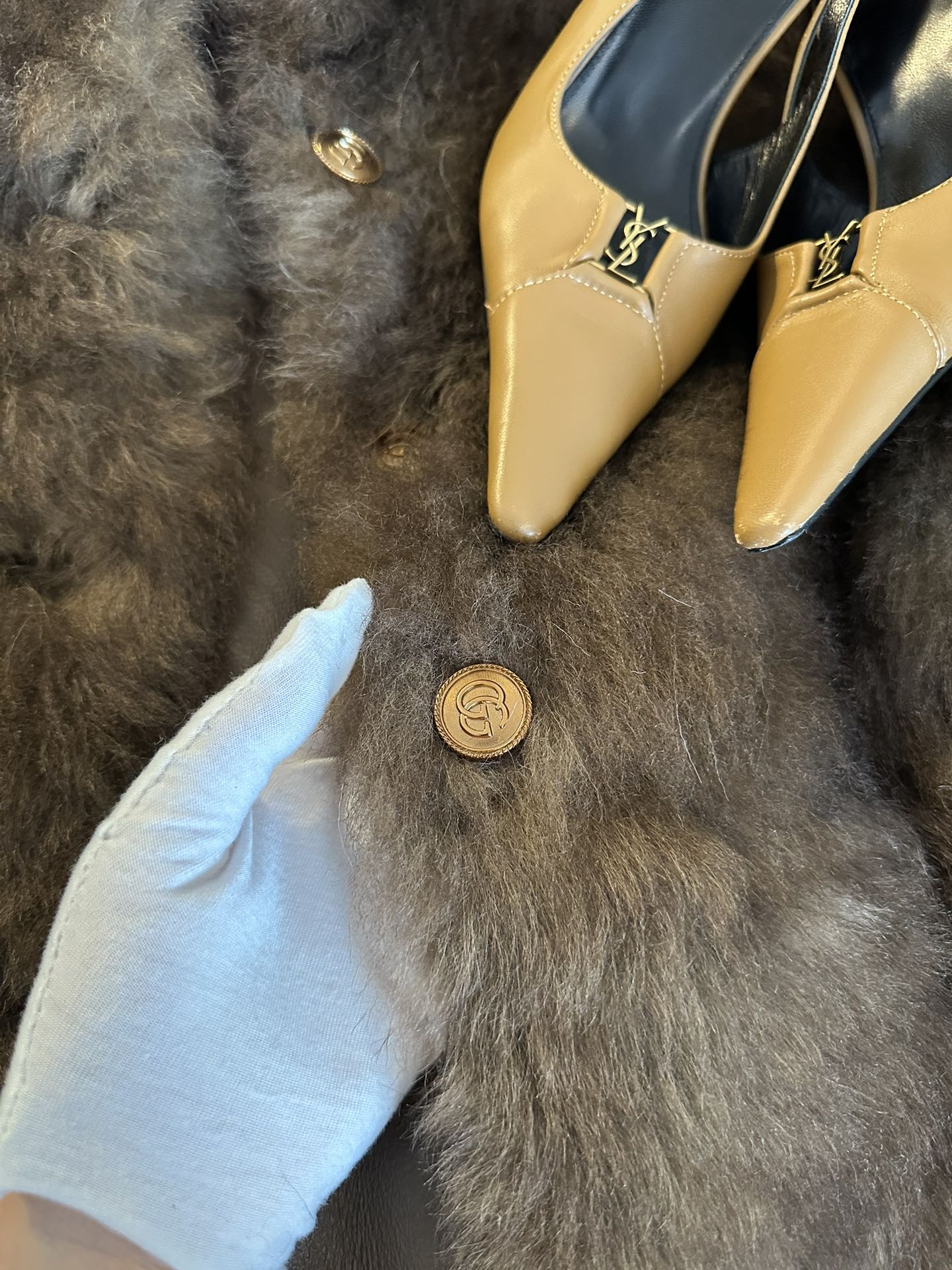 GUCCI Женская шуба из овчины  GUCCI Женская шуба из овчины