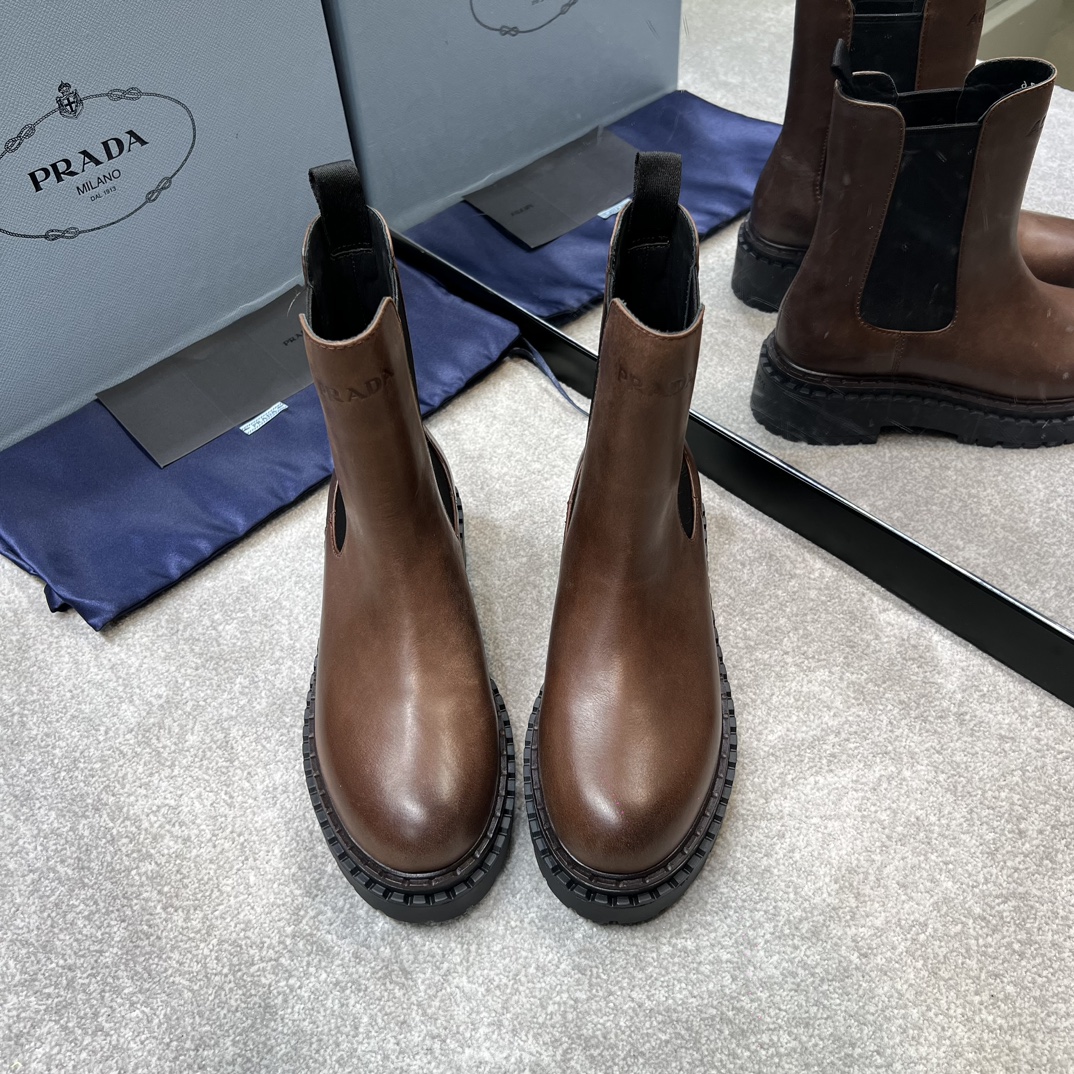 PRADA Женские ботинки на толстой подошве PRADA Женские ботинки на толстой подошве