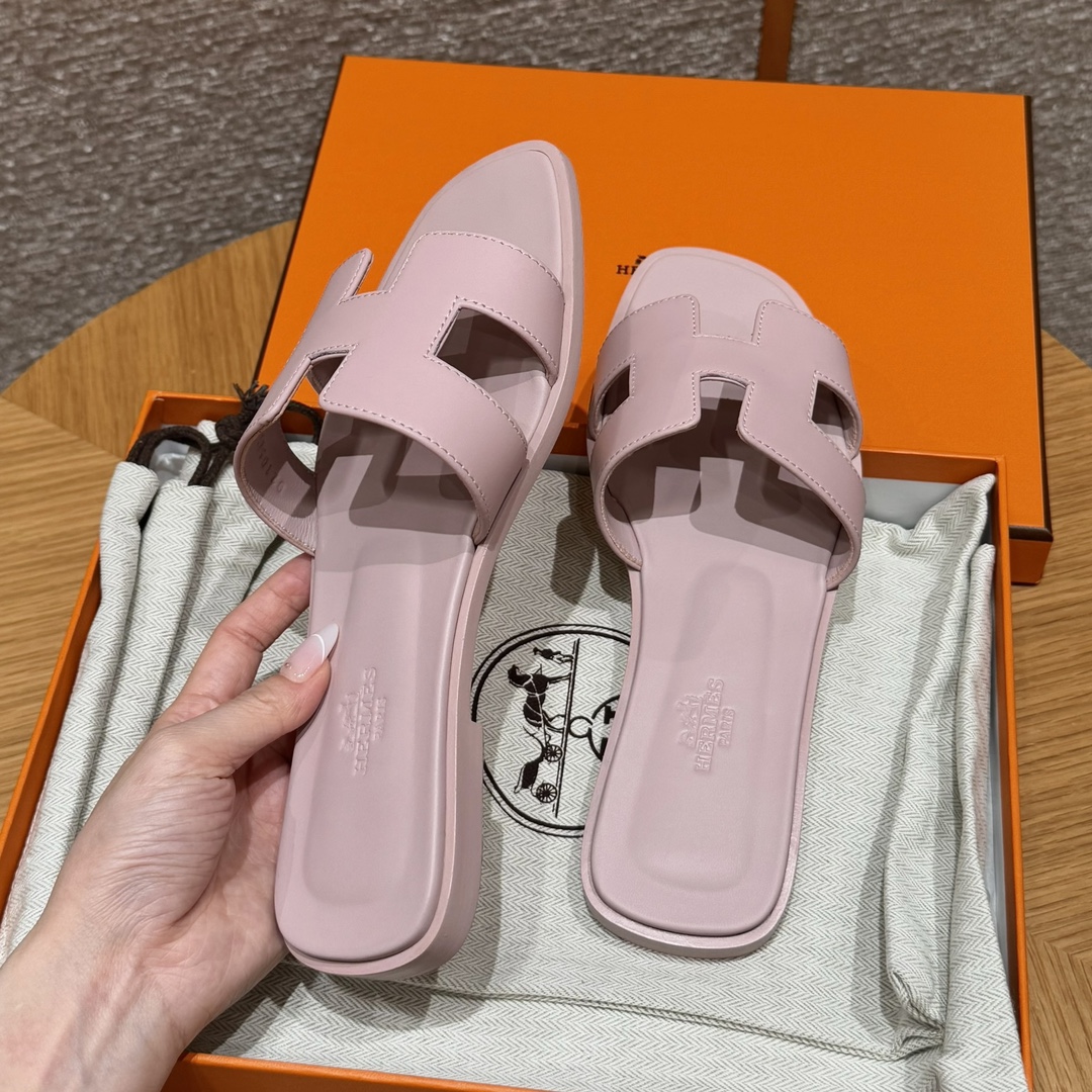 HERMES Женские сандалии Oran из кожи ягнёнка HERMES Женские сандалии Oran из кожи ягнёнка