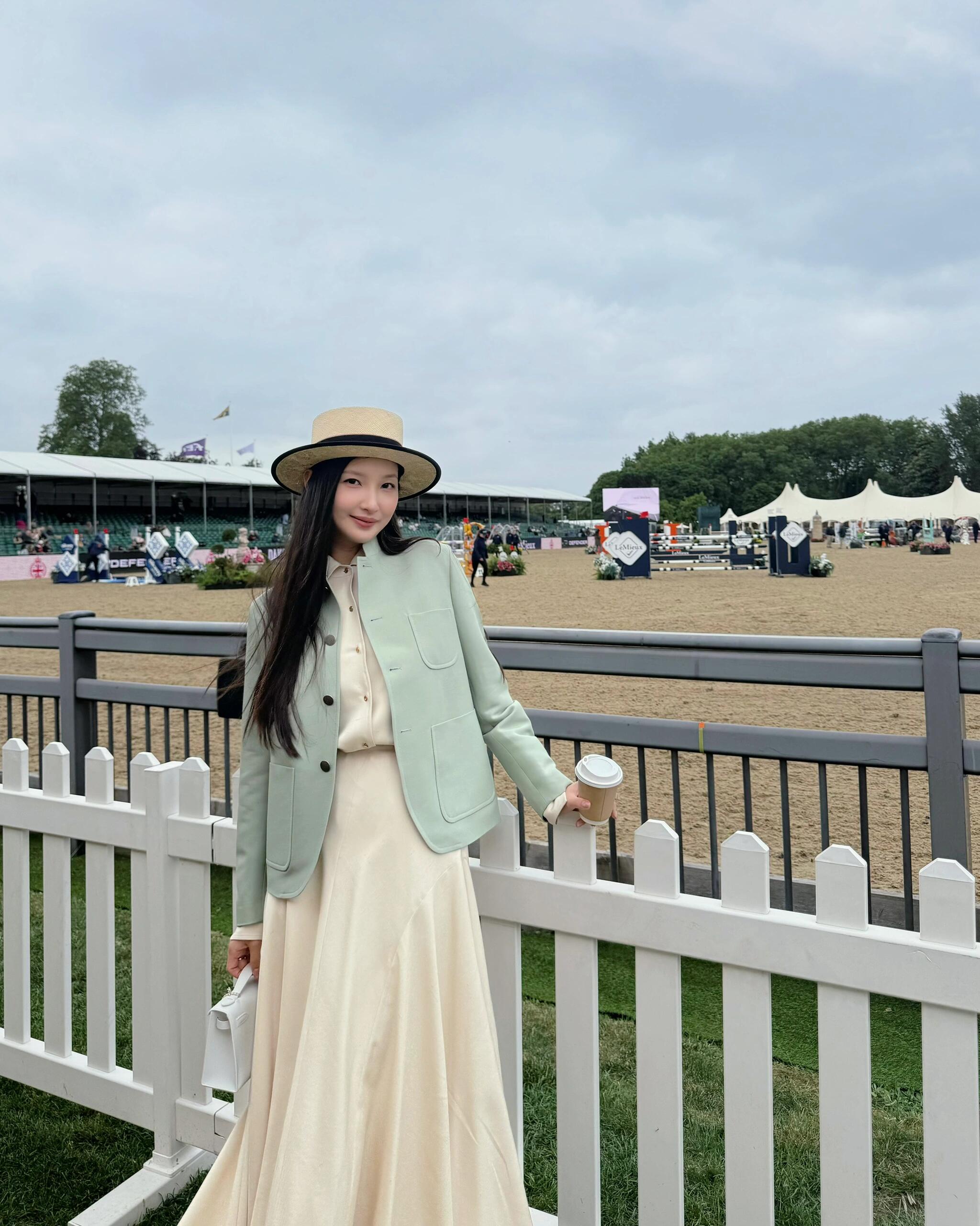 LORO PIANA Женский шёлковый пиджак LORO PIANA Женский шёлковый пиджак