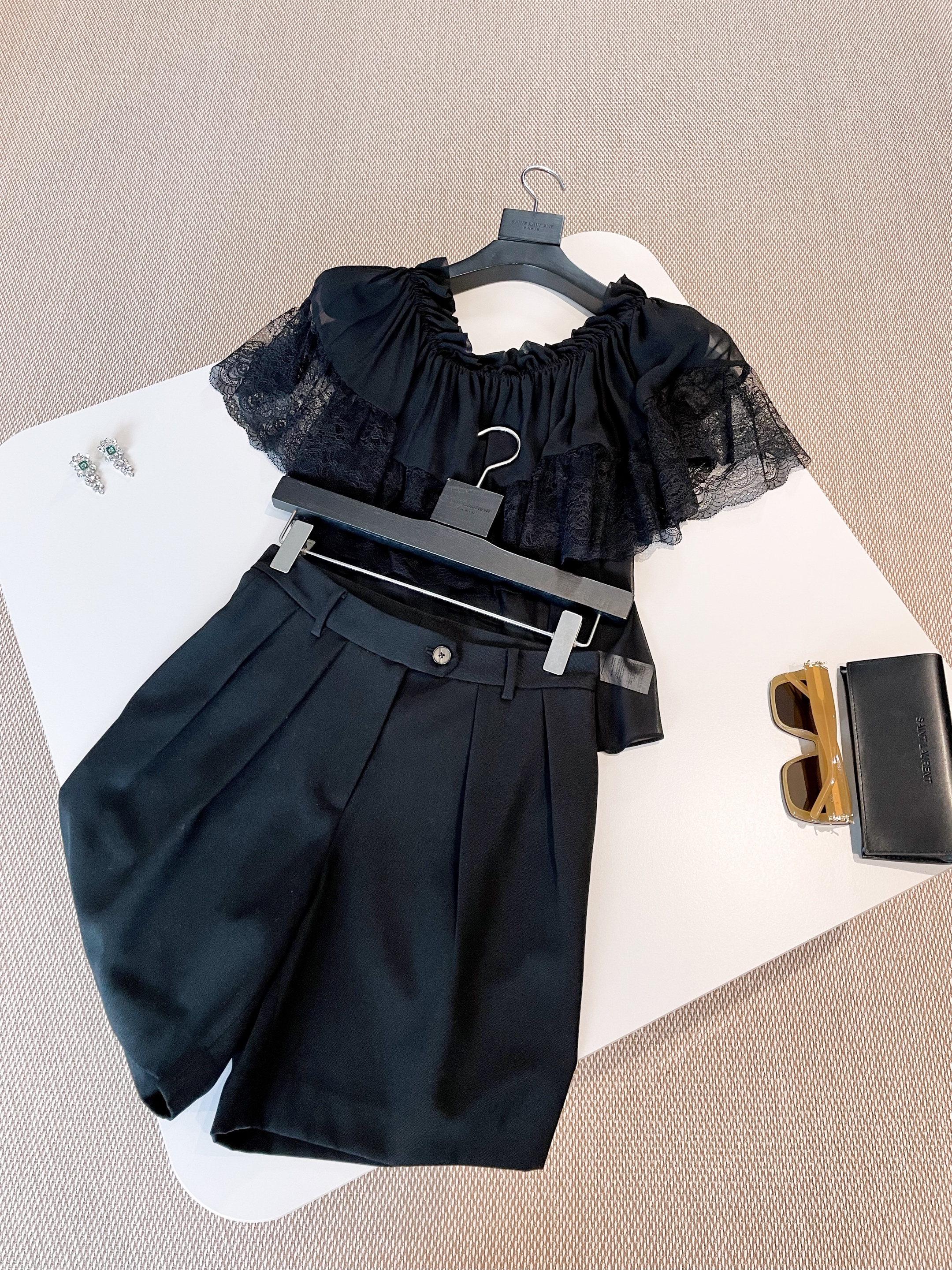 SAINT LAURENT Женский кружевной топ SAINT LAURENT Женский кружевной топ