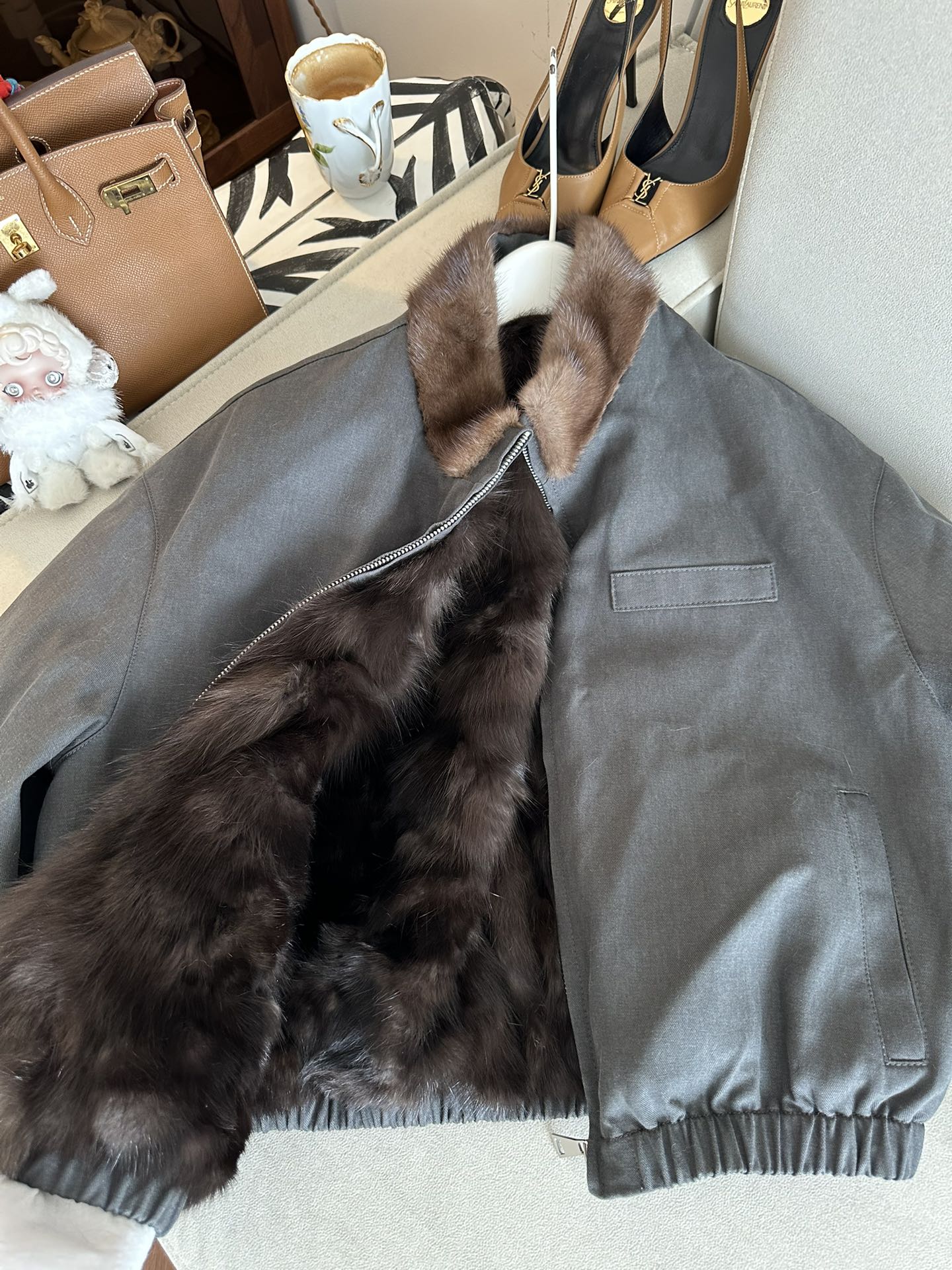 BRUNELLO CUCINELLI Женская куртка с мехом соболя BRUNELLO CUCINELLI Женская куртка с мехом соболя