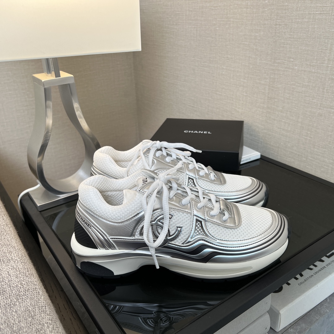 CHANEL Женские кроссовки CHANEL Женские кроссовки