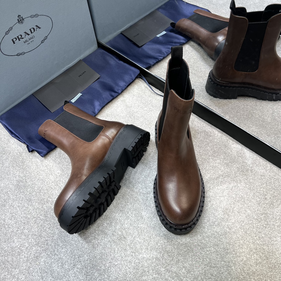 PRADA Женские ботинки на толстой подошве PRADA Женские ботинки на толстой подошве