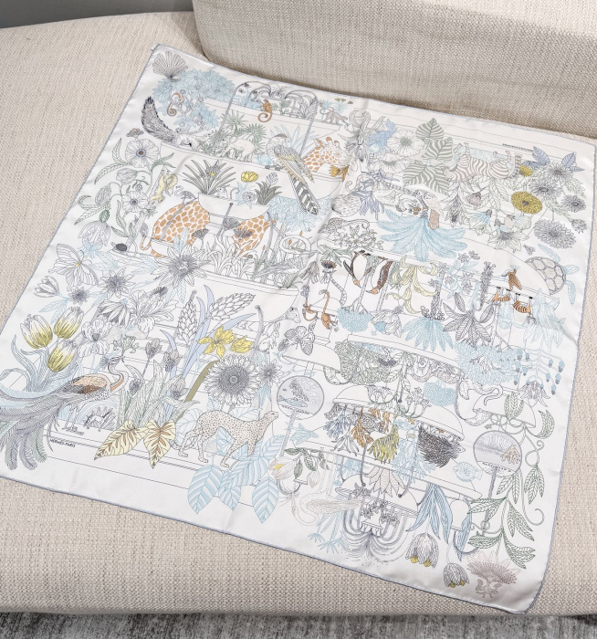 HERMES Женский платок из шелка