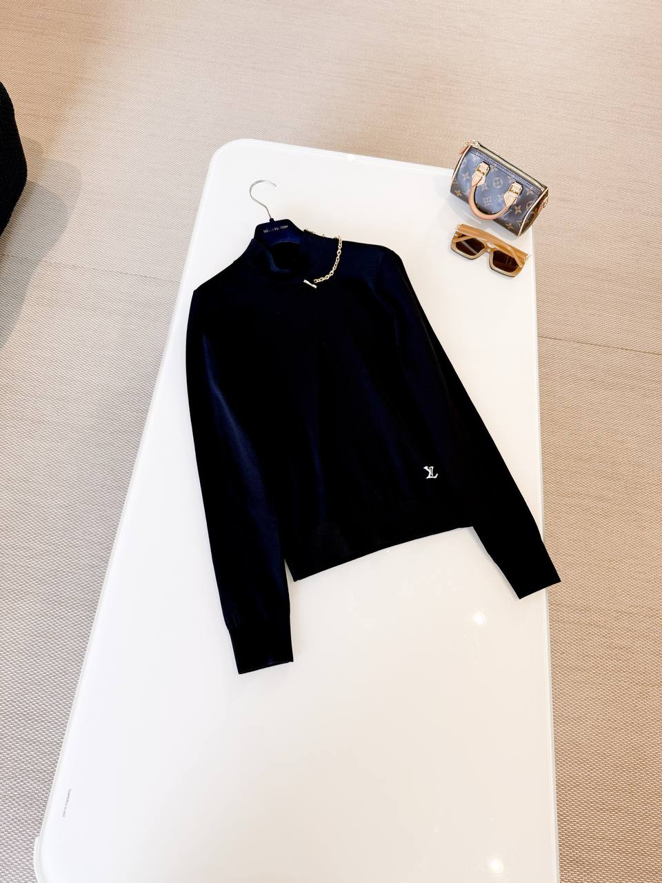 LOUIS VUITTON Женская водолазка LOUIS VUITTON Женская водолазка