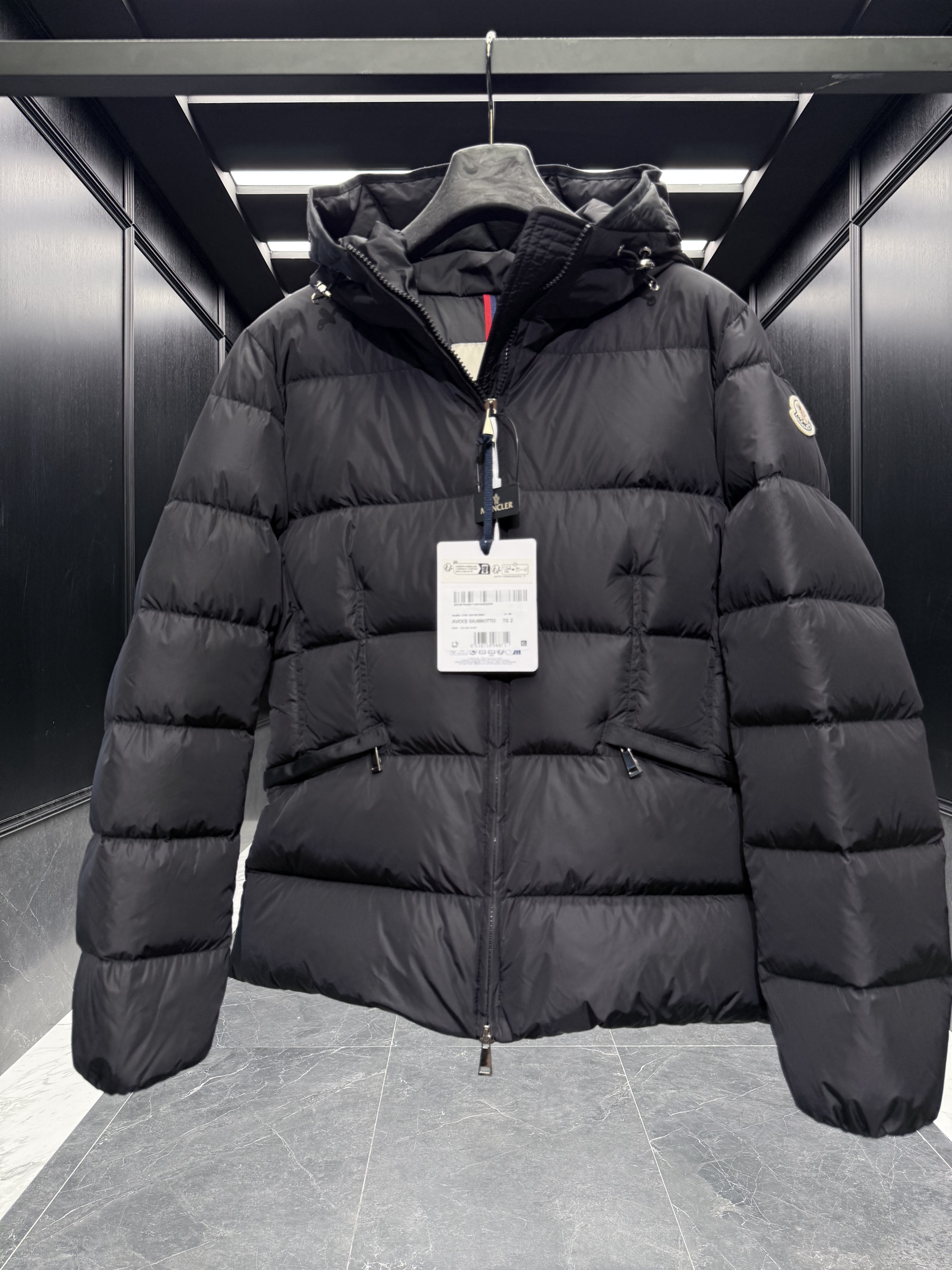 MONCLER Женский пуховик Avoce 