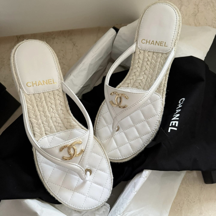 CHANEL Женские сандалии