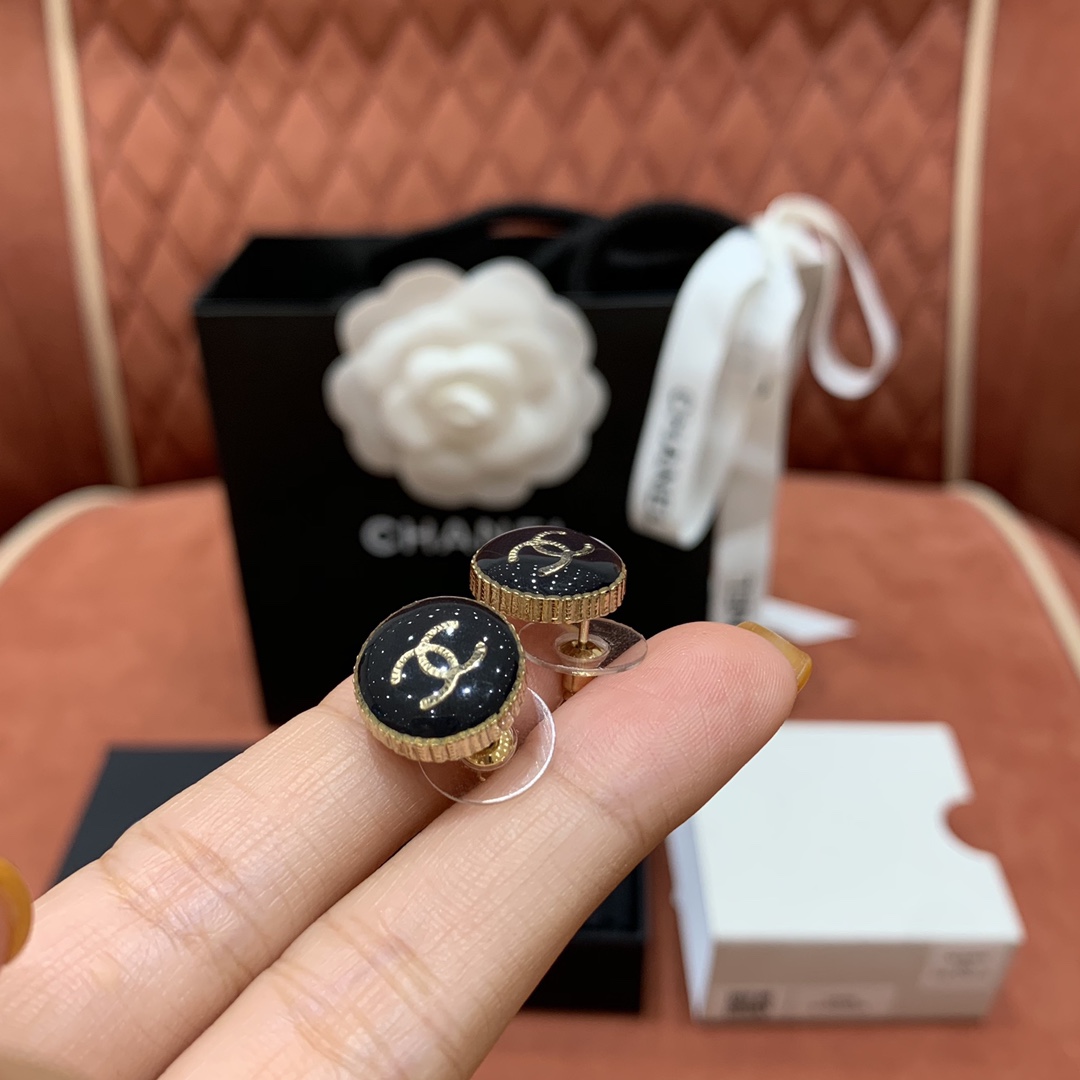 CHANEL Женские серьги CHANEL Женские серьги