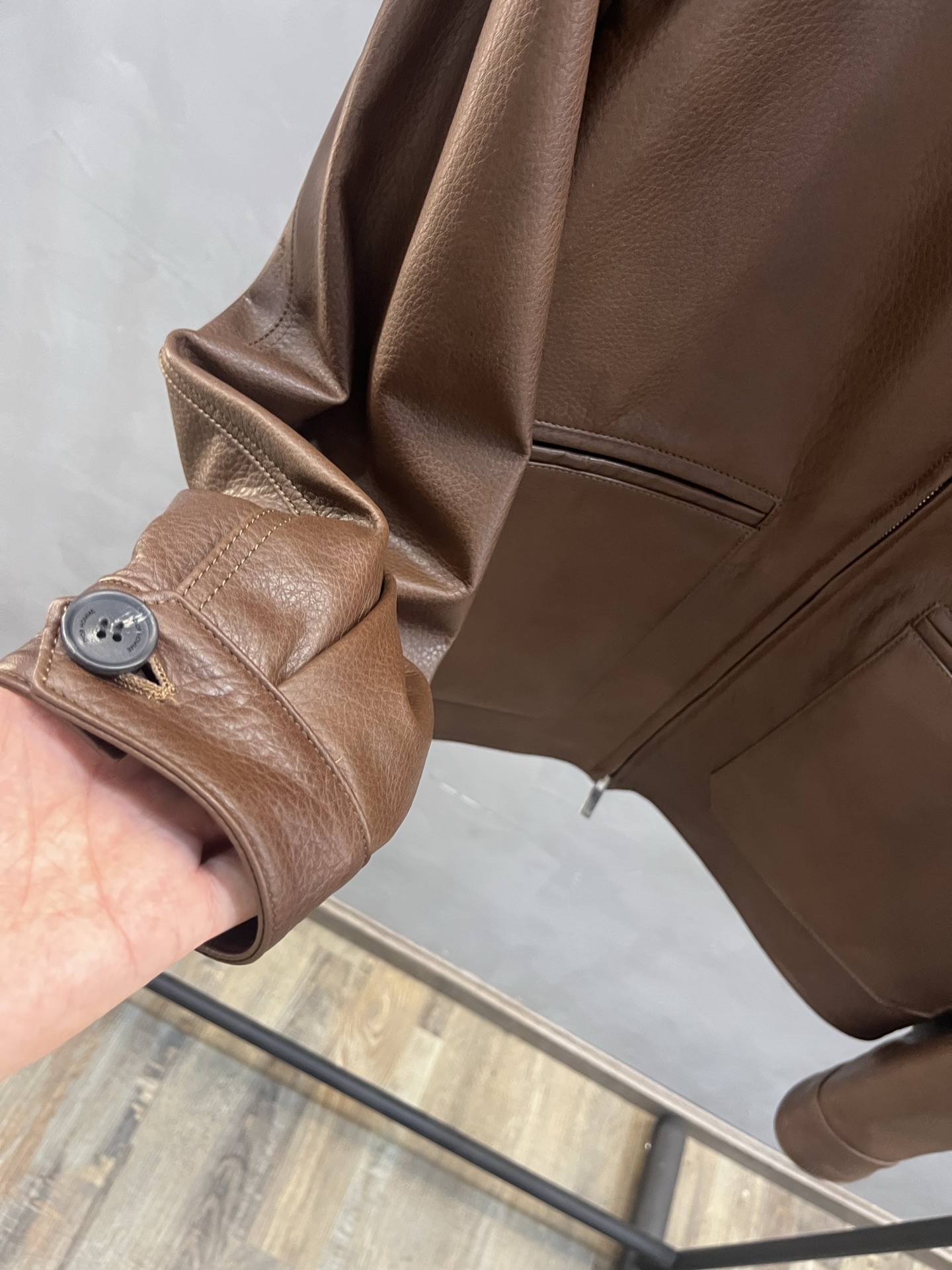 CHRISTIAN DIOR Мужская кожаная куртка CHRISTIAN DIOR Мужская кожаная куртка