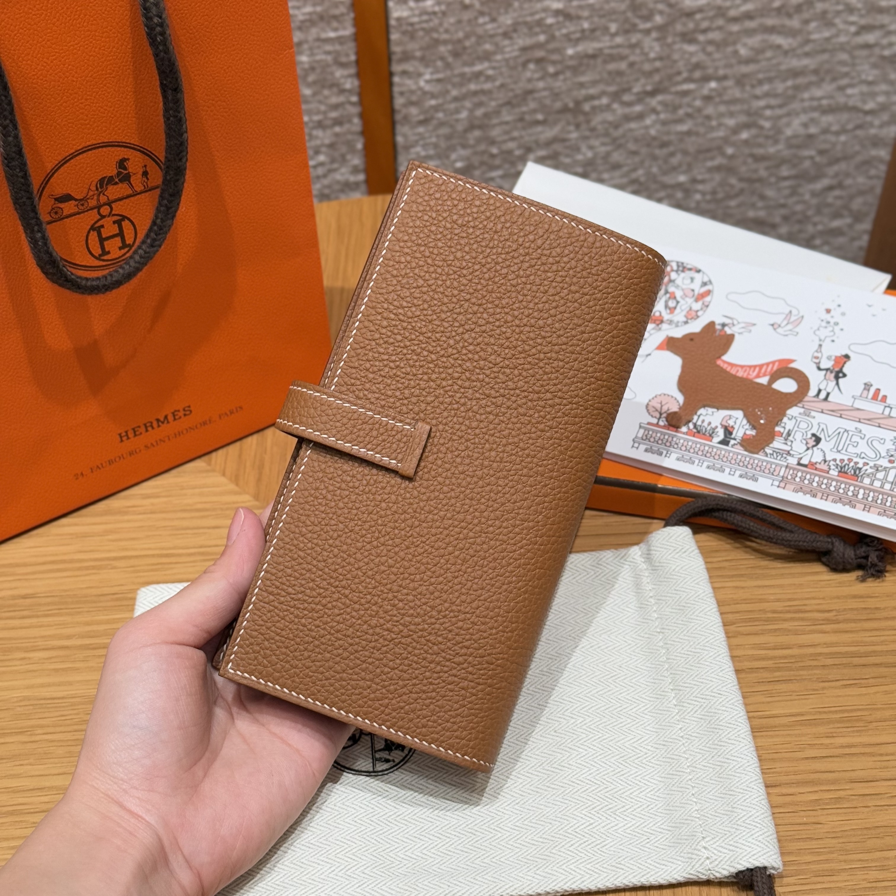 HERMES Кошелёк Bearn 17.5 см 37/Gold Togo HERMES Кошелёк Bearn 17.5 см 37/Gold Togo
