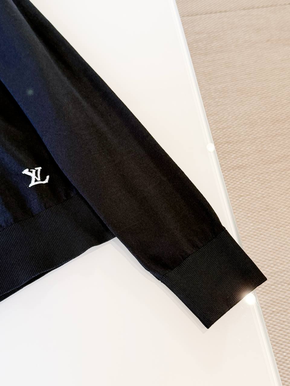 LOUIS VUITTON Женская водолазка LOUIS VUITTON Женская водолазка