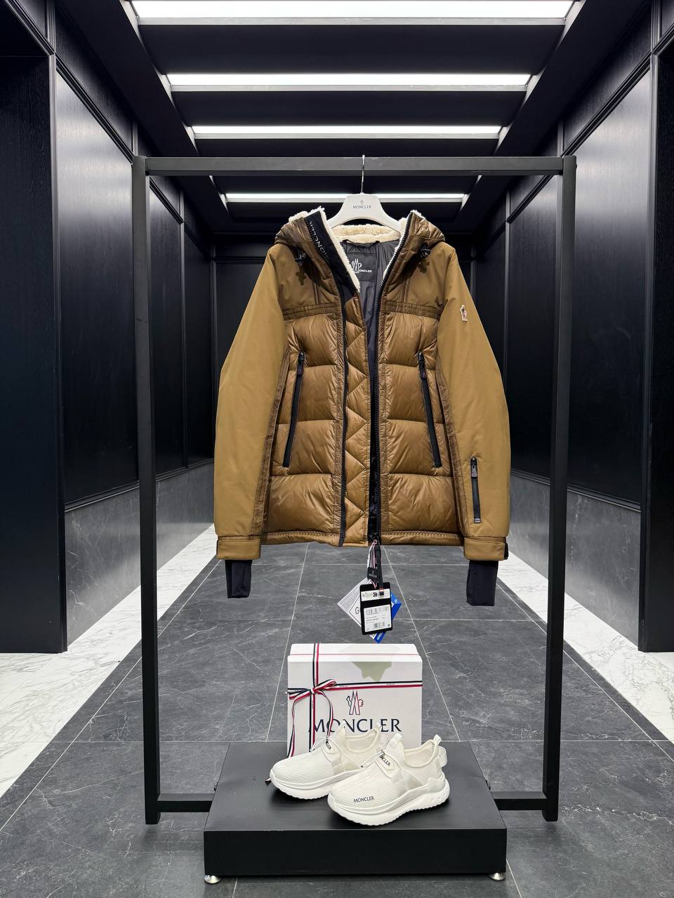 MONCLER Мужской пуховик Morgins