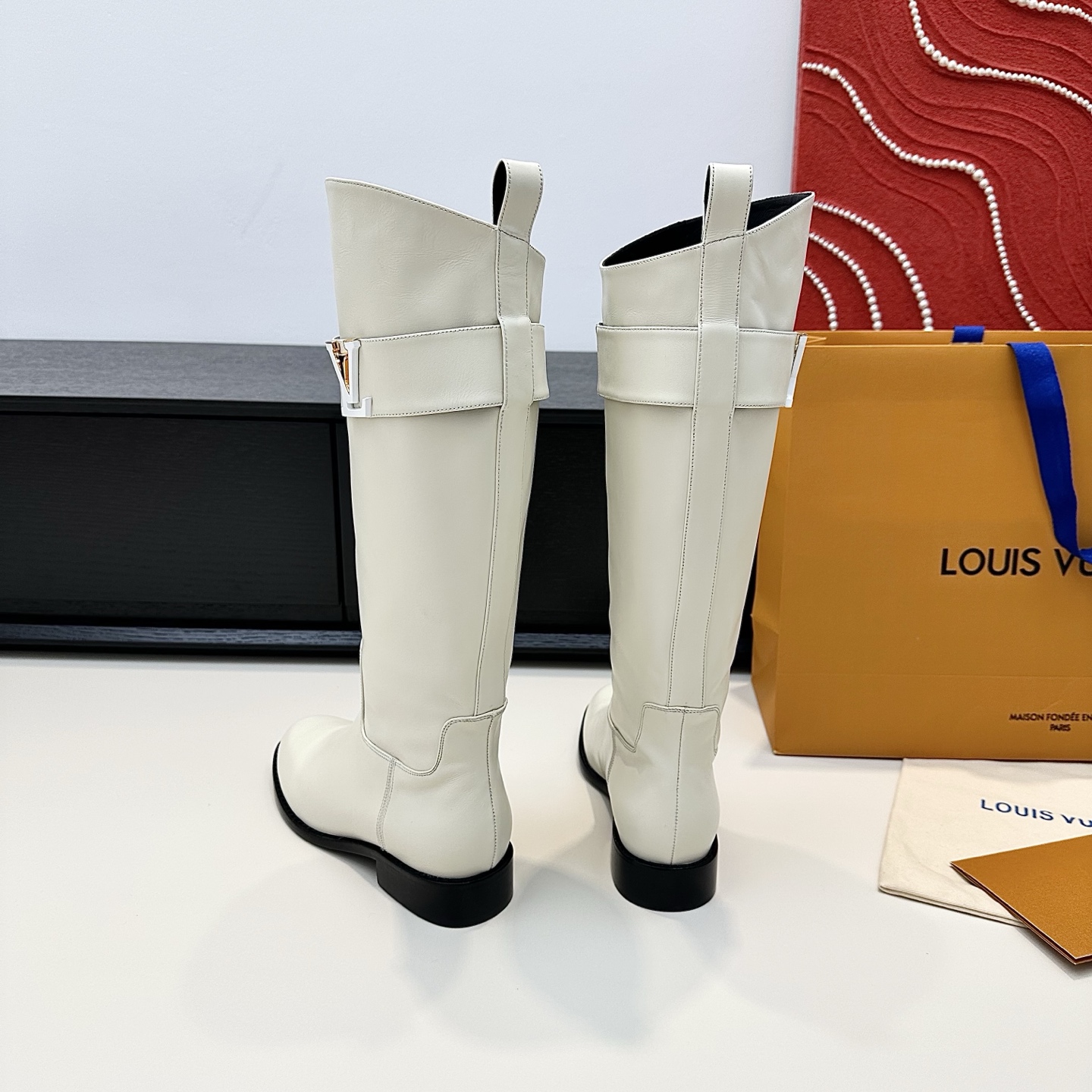 LOUIS VUITTON Женские сапоги LOUIS VUITTON Женские сапоги