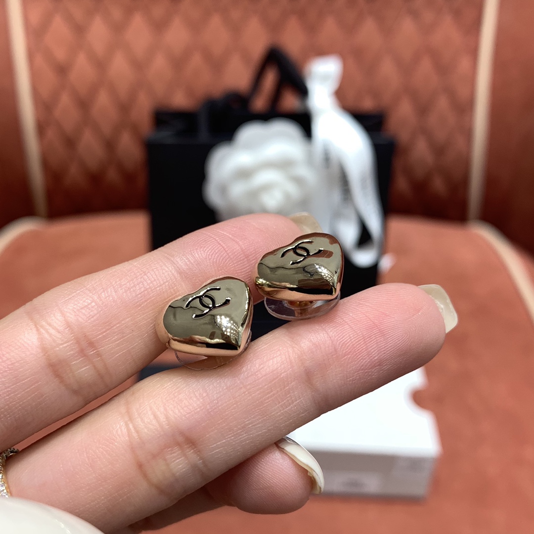 CHANEL Женские серьги CHANEL Женские серьги