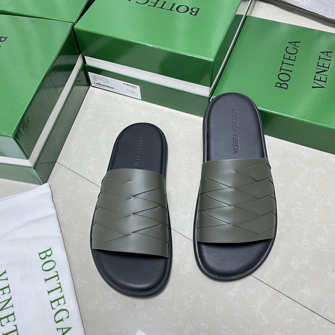 BOTTEGA VENETA Мужские шлёпанцы BOTTEGA VENETA Мужские шлёпанцы
