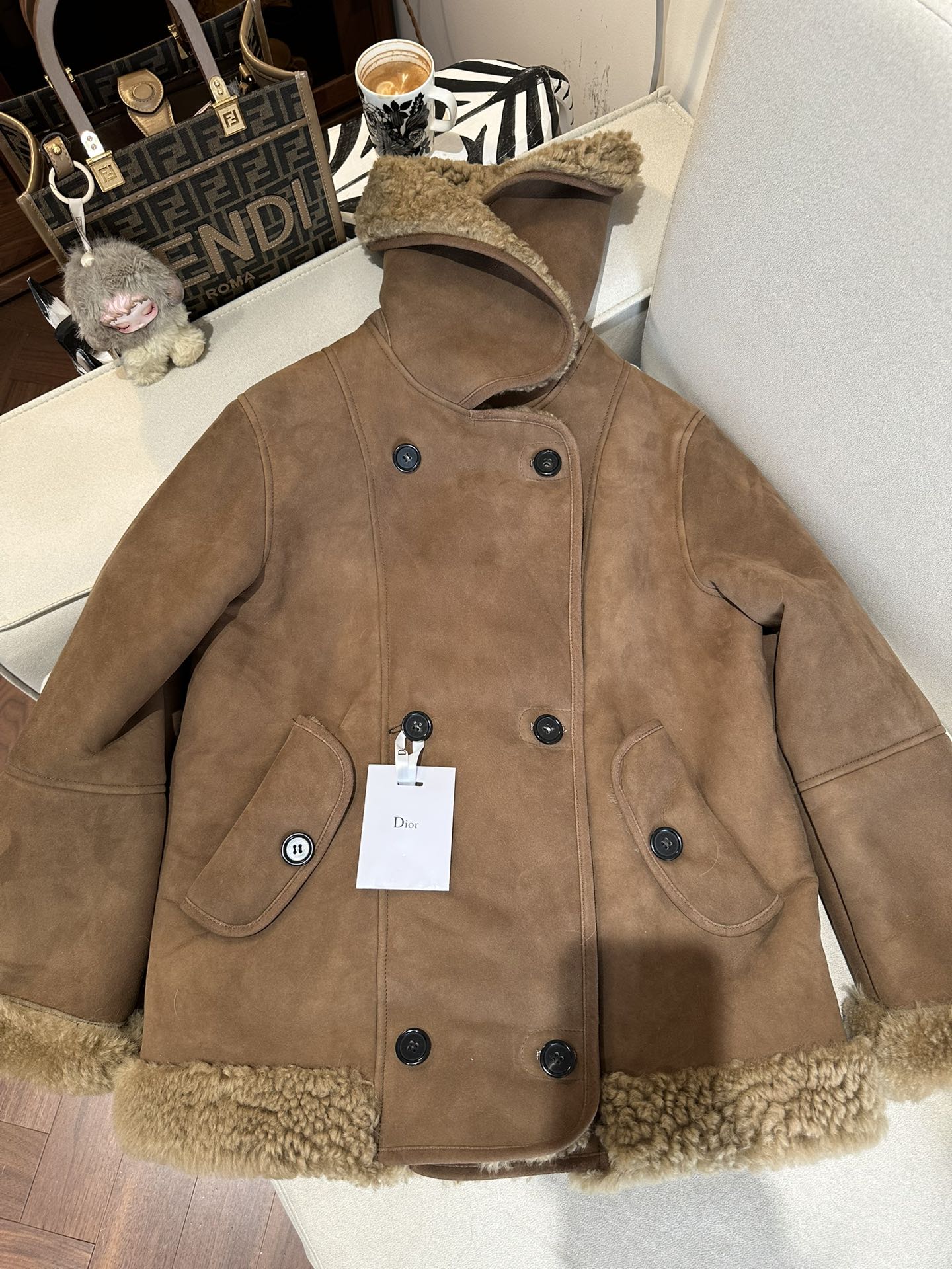 CHRISTIAN DIOR Женская дублёнка из овчины CHRISTIAN DIOR Женская дублёнка из овчины