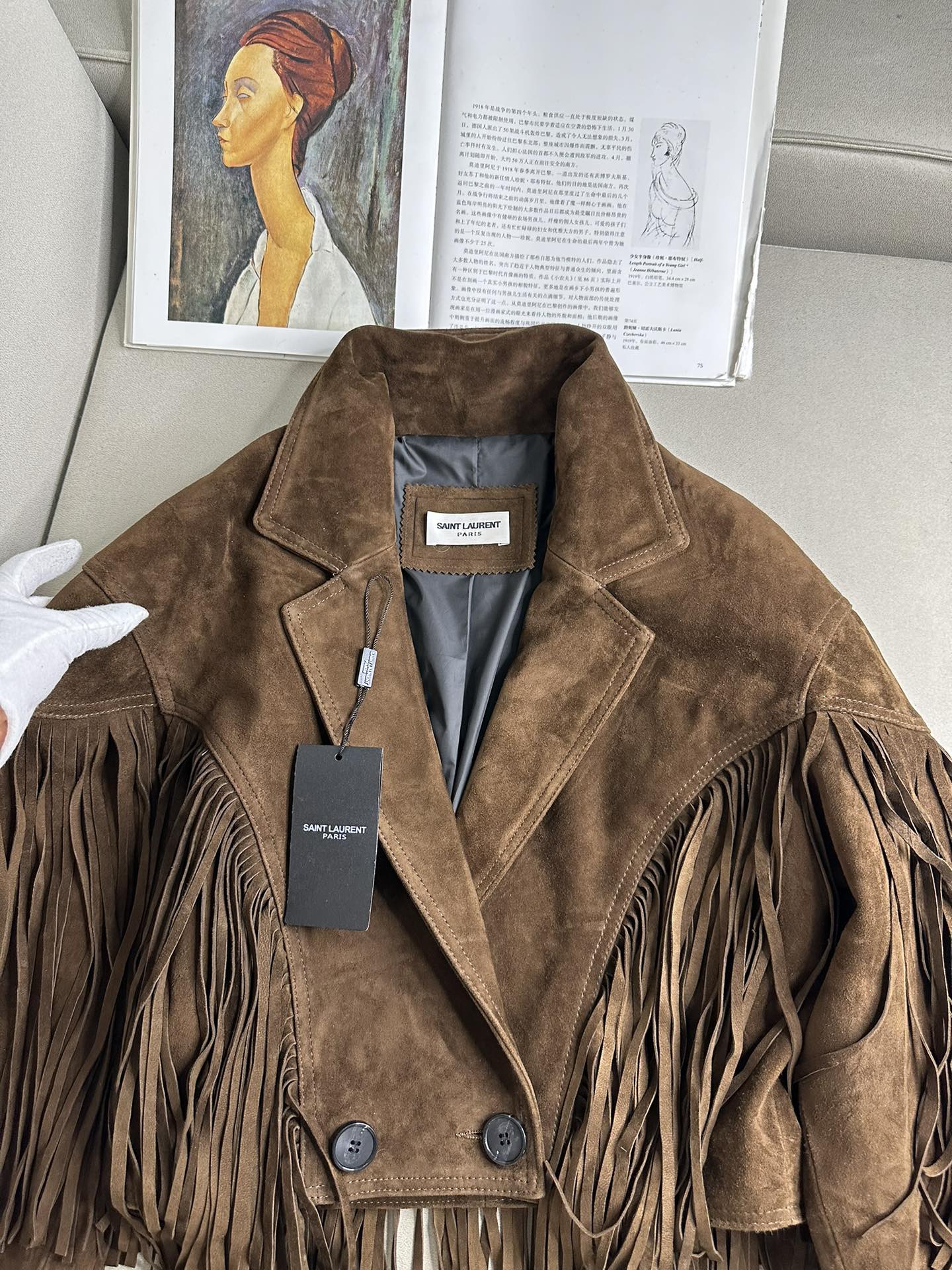 SAINT LAURENT Женская куртка из замши с бахромой