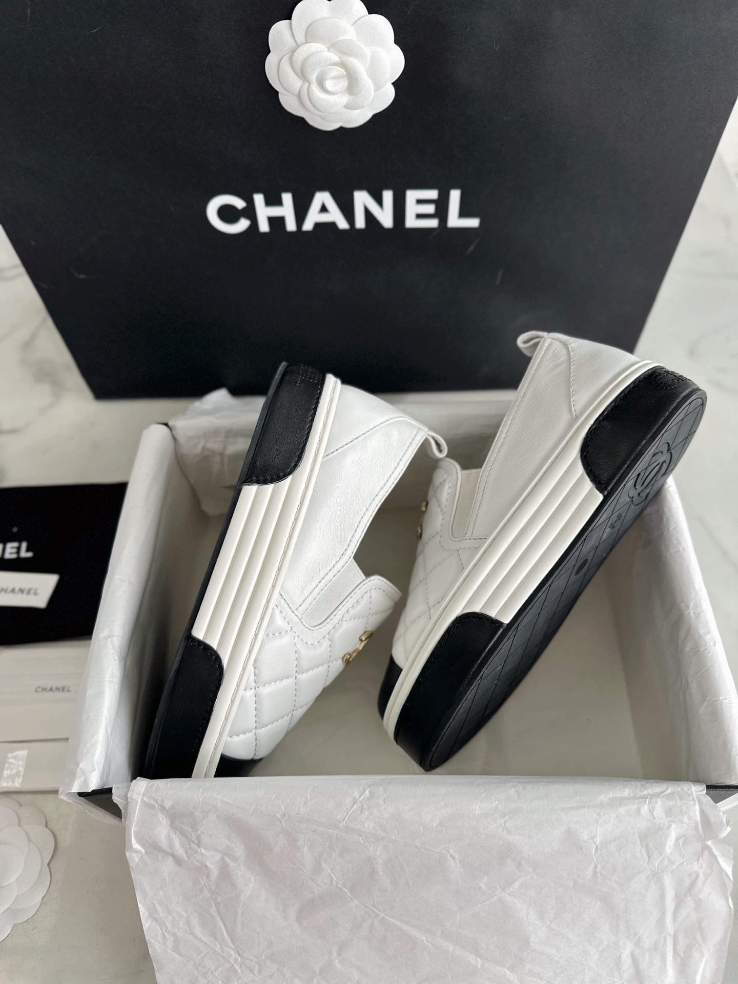 CHANEL Женские мокасины из кожи ягненка CHANEL Женские мокасины из кожи ягненка