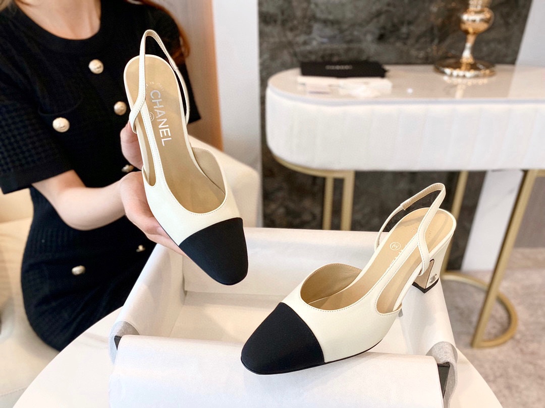 CHANEL Женские туфли слингбэки из кожи на каблуке