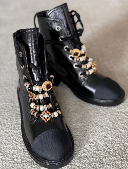 CHANEL Женские ботинки на шнуровке CHANEL Женские ботинки на шнуровке