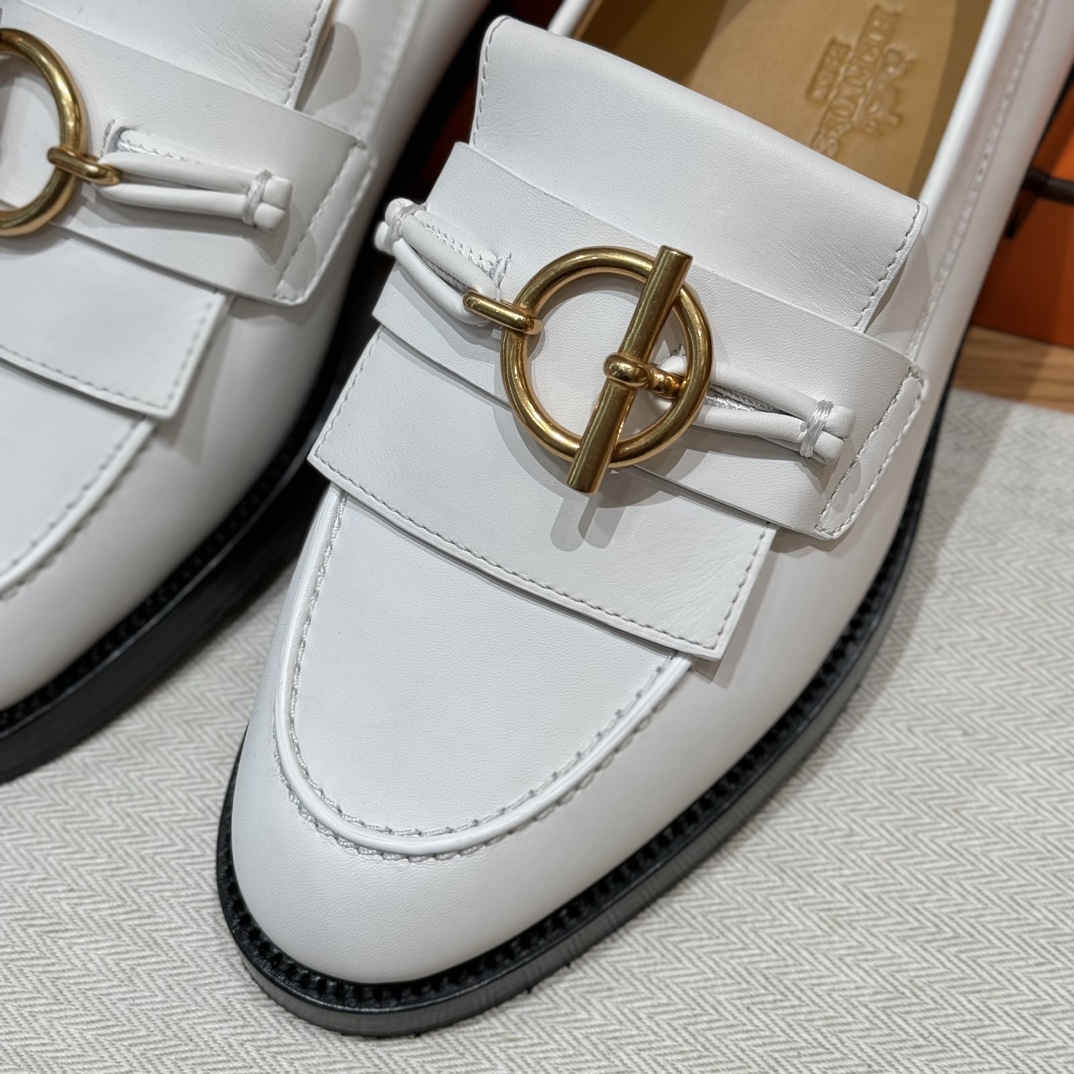 HERMES Женские лоферы Impact