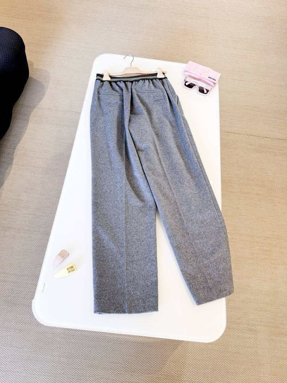 MIU MIU Женские брюки из шерсти MIU MIU Женские брюки из шерсти