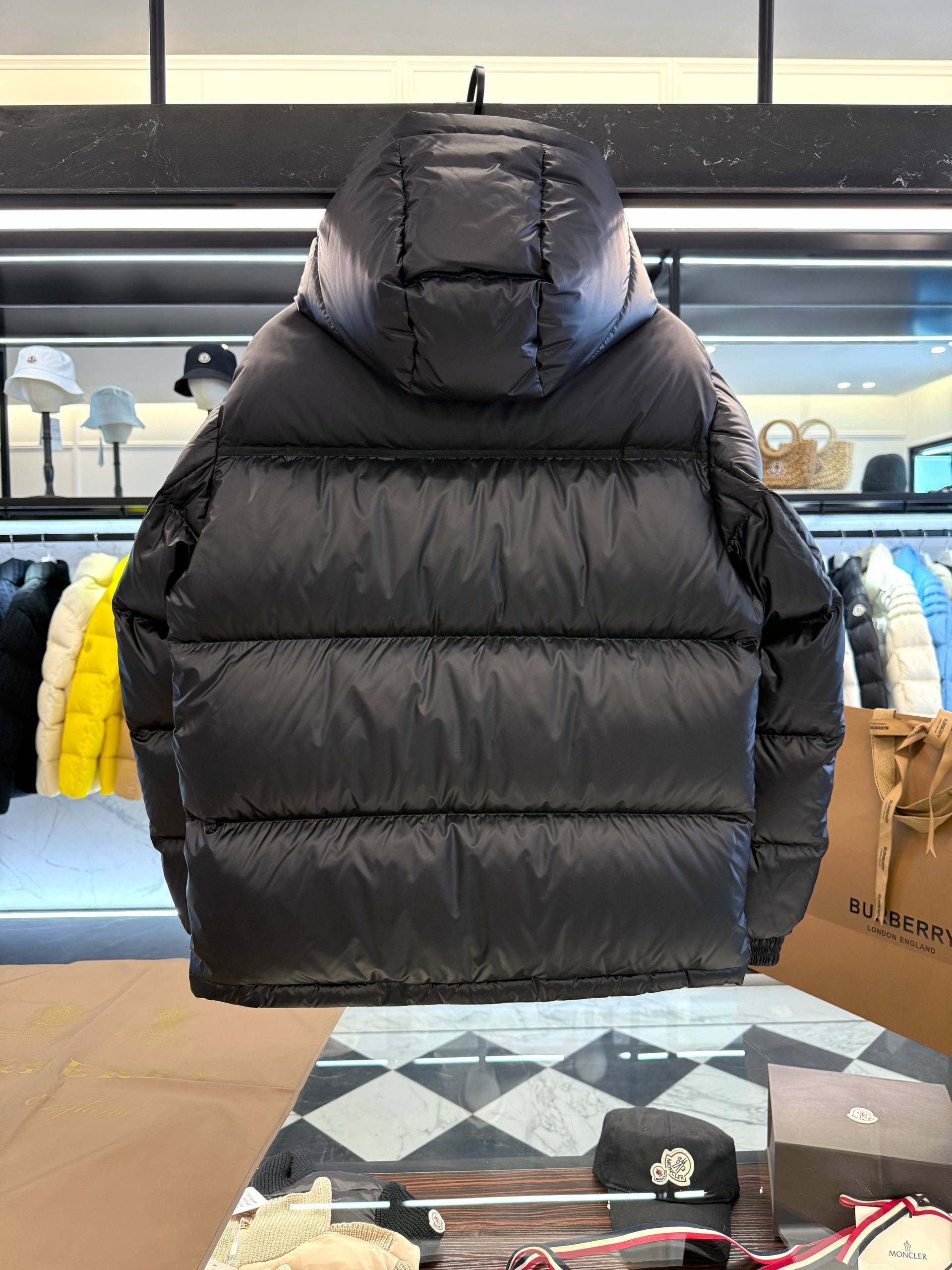 BURBERRY Мужская куртка на пуховом наполнителе BURBERRY Мужская куртка на пуховом наполнителе